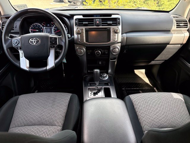 Used 2018 Toyota 4Runner SR5 AWD/4WD image 5