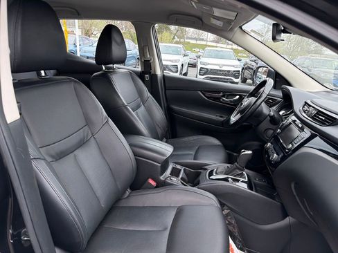 Used 2022 Nissan Rogue Sport SL image 52