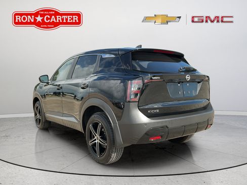 Used 2025 Nissan Kicks SV FWD image 4