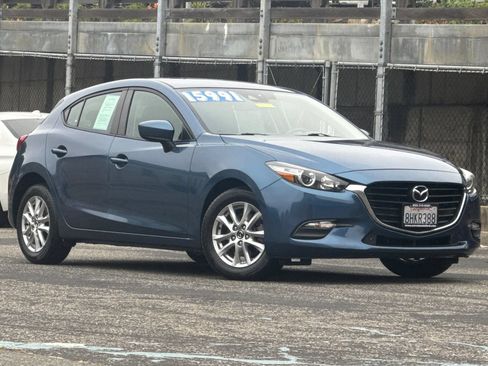 Used 2018 MAZDA MAZDA3 Sport FWD image 2