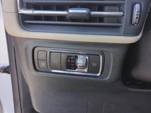 Used 2025 Lincoln Corsair Grand Touring w/ Equipment Group 301A image 15