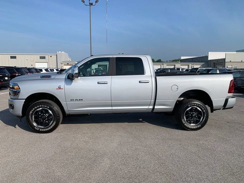 Used 2026 RAM 2500 Laramie AWD/4WD image 3