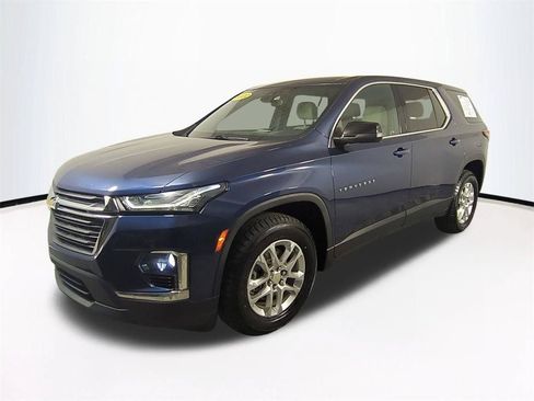 Used 2022 Chevrolet Traverse LS FWD image 9