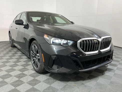 New 2026 BMW 530i w/ M Sport Package RWD image 4