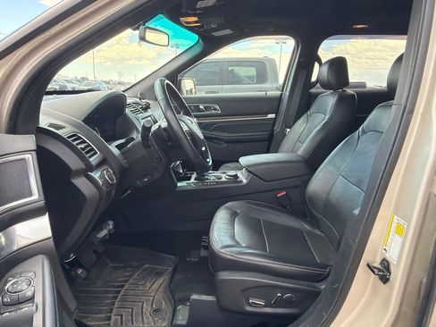 Used 2017 Ford Explorer Limited AWD/4WD image 2