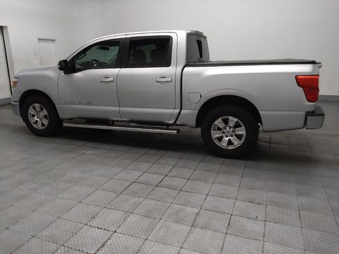 Used 2018 Nissan Titan SV RWD image 3