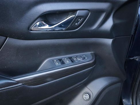 Used 2017 GMC Acadia SLT image 15