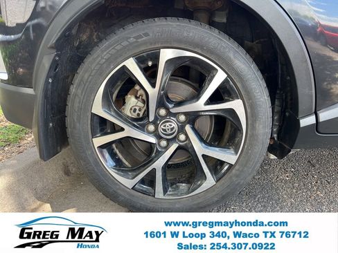 Used 2019 Toyota C-HR Limited FWD image 9