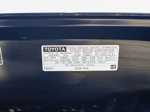 Certified 2024 Toyota RAV4 LE AWD/4WD image 31