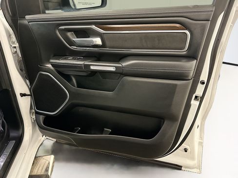 Used 2022 RAM 1500 Laramie AWD/4WD image 32