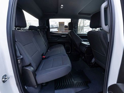 Used 2024 Chevrolet Silverado 1500 LT image 28