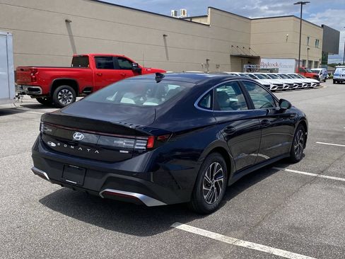 New 2026 Hyundai Sonata Blue FWD image 8