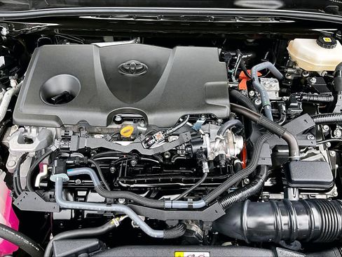 Used 2025 Toyota Camry SE w/ Convenience Package FWD image 31