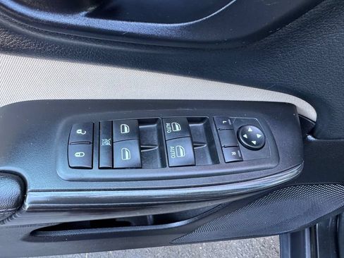 Used 2015 Jeep Cherokee Latitude w/ Cold Weather Group AWD/4WD image 13