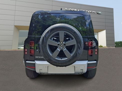 Used 2025 Land Rover Defender 110 S AWD/4WD image 7