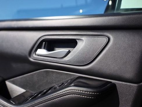 Used 2024 Nissan Rogue SV image 16