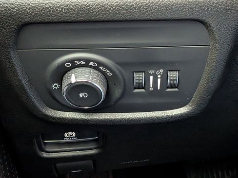 Certified 2021 Jeep Grand Cherokee L Limited image 19