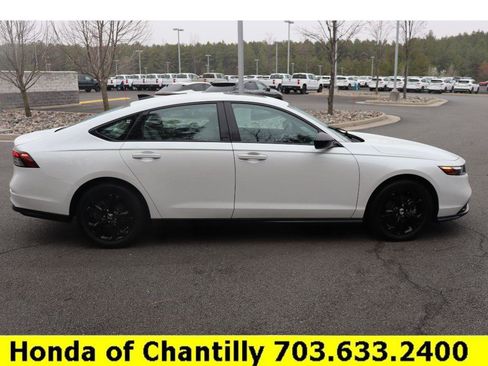 Used 2025 Honda Accord SE image 8