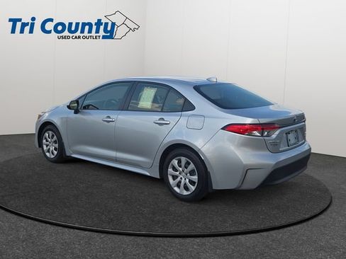 Certified 2025 Toyota Corolla LE FWD image 5