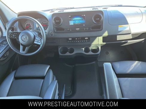 Used 2024 Mercedes-Benz Sprinter 2500 image 15