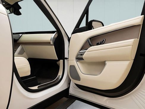 Used 2025 Land Rover Range Rover Autobiography image 33