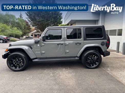 Used 2023 Jeep Wrangler Unlimited Sahara w/ Cold Weather Group AWD/4WD image 3