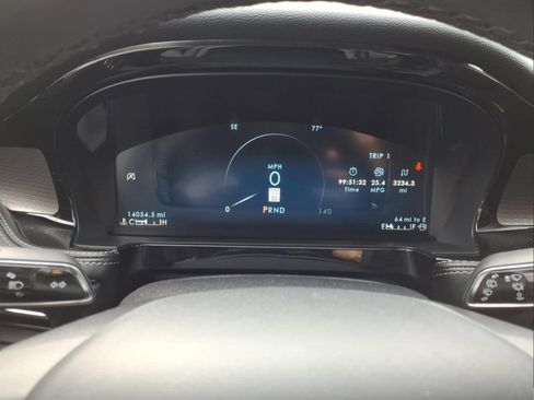 Used 2025 Lincoln Corsair Reserve AWD/4WD image 27