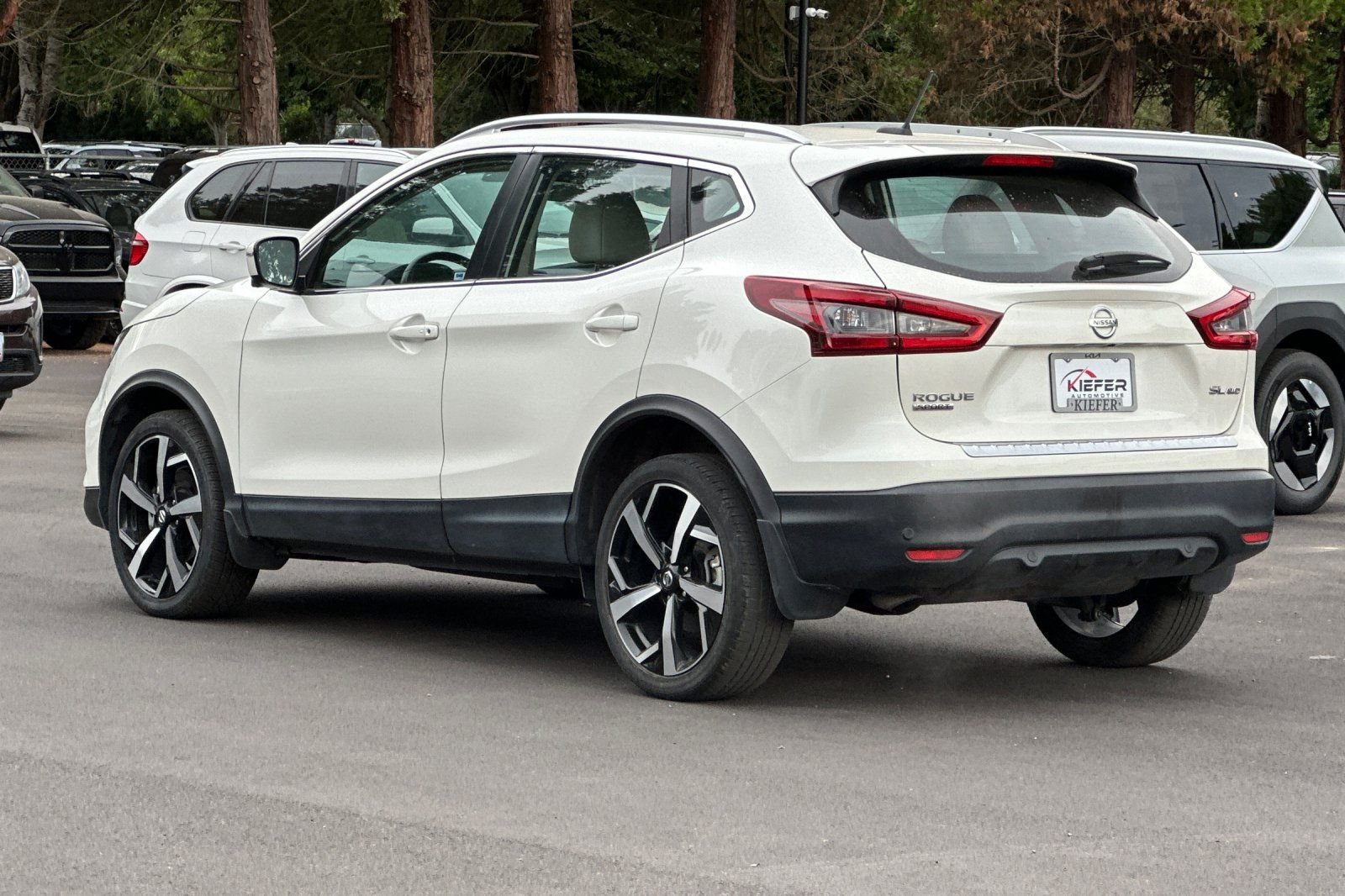 Used 2022 Nissan Rogue Sport SL AWD/4WD image 6