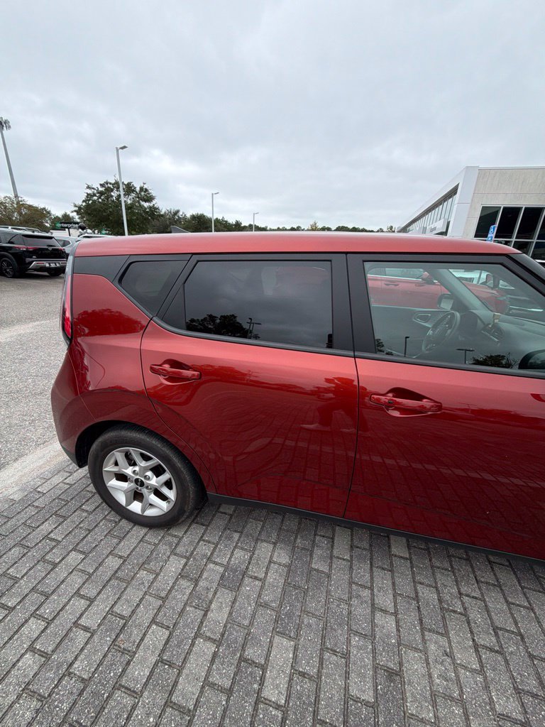 Used 2025 Kia Soul S FWD image 11