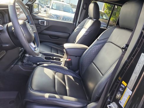 Used 2024 Jeep Wrangler High Altitude image 20