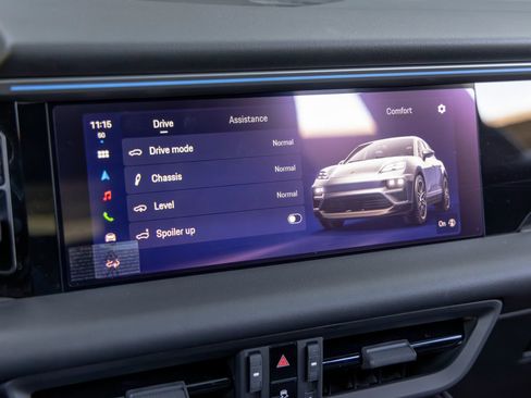 New 2025 Porsche Macan Electric RWD image 33