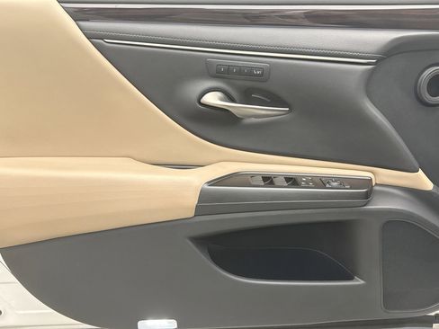 Used 2019 Lexus ES 350 w/ Accessory Package FWD image 9