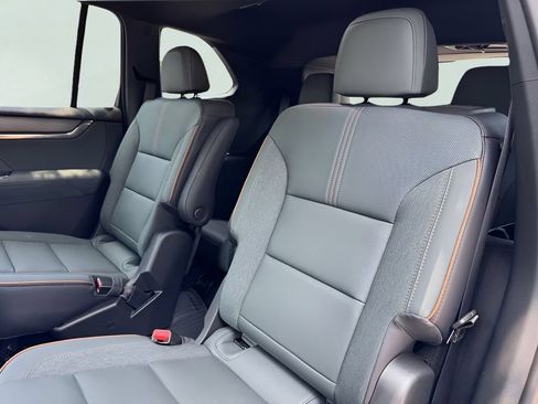 New 2026 GMC Acadia AT4 w/ Luxury Package AWD/4WD image 14