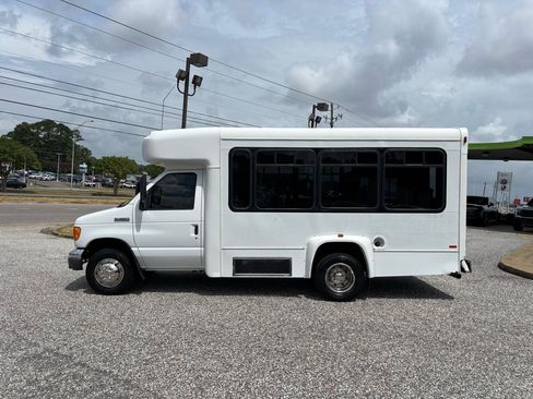 Used 2006 Ford E-350 and Econoline 350 Super Duty RWD image 4