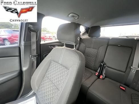 Used 2019 Chevrolet Blazer LT FWD image 12