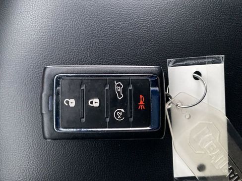 Used 2023 Jeep Grand Cherokee Altitude image 28