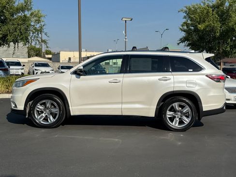Used 2015 Toyota Highlander Limited w/ Driver Technology Package AWD/4WD image 9