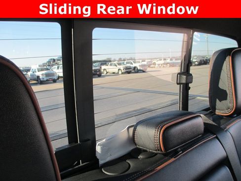 Certified 2025 GMC Canyon AT4 w/ Technology Plus Package image 24