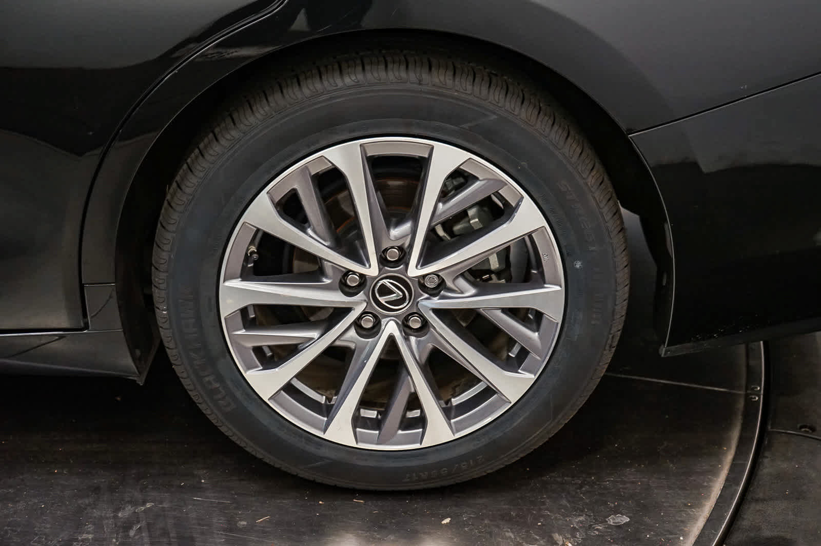 Used 2024 Lexus ES 350 w/ Accessory Package (Z2) FWD image 7