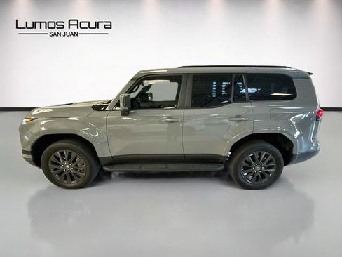 Used 2025 Lexus GX 550 w/ Accessory Package (2T) AWD/4WD image 4