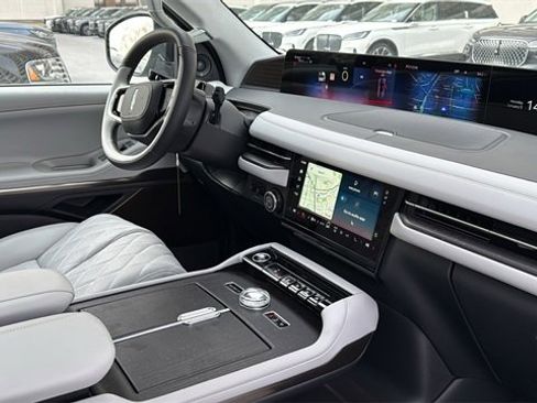 New 2026 Lincoln Navigator L Black Label image 8