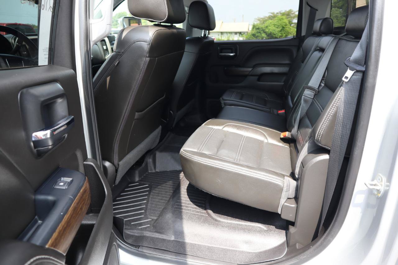 Used 2018 GMC Sierra 2500 Denali w/ Duramax Plus Package AWD/4WD image 15