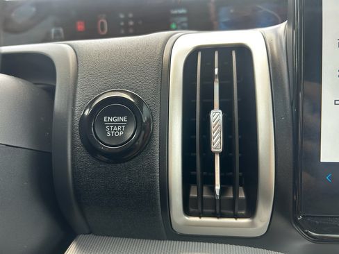 Certified 2025 Ford Expedition Active AWD/4WD image 29