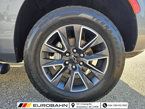 Used 2022 Chevrolet Tahoe Z71 w/ Z71 Off-Road Package AWD/4WD image 36