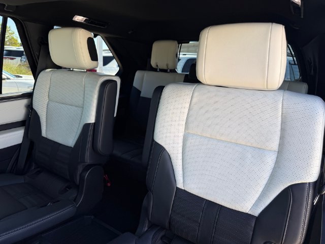 Used 2024 Toyota Sequoia Capstone AWD/4WD image 29