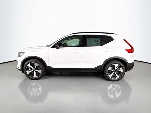 New 2026 Volvo XC40 B4 Plus w/ Protection Package FWD image 4
