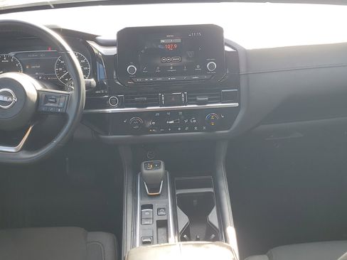 Used 2024 Nissan Pathfinder SV image 15