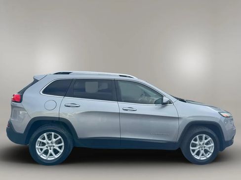 Used 2016 Jeep Cherokee Latitude w/ Safety/Convenience Group AWD/4WD image 5