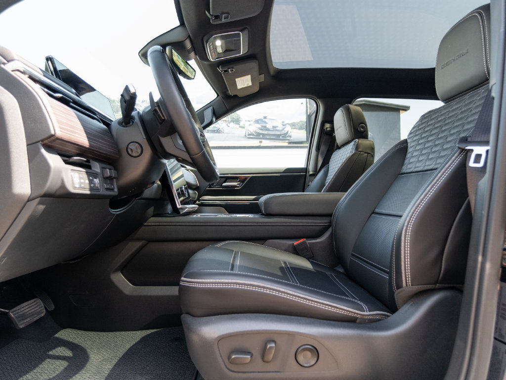 Used 2025 GMC Sierra EV Denali AWD/4WD image 21