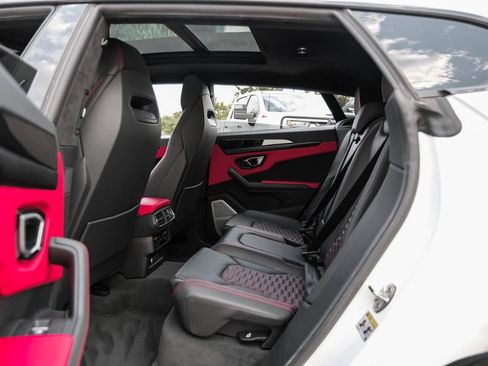 Used 2022 Lamborghini Urus image 48